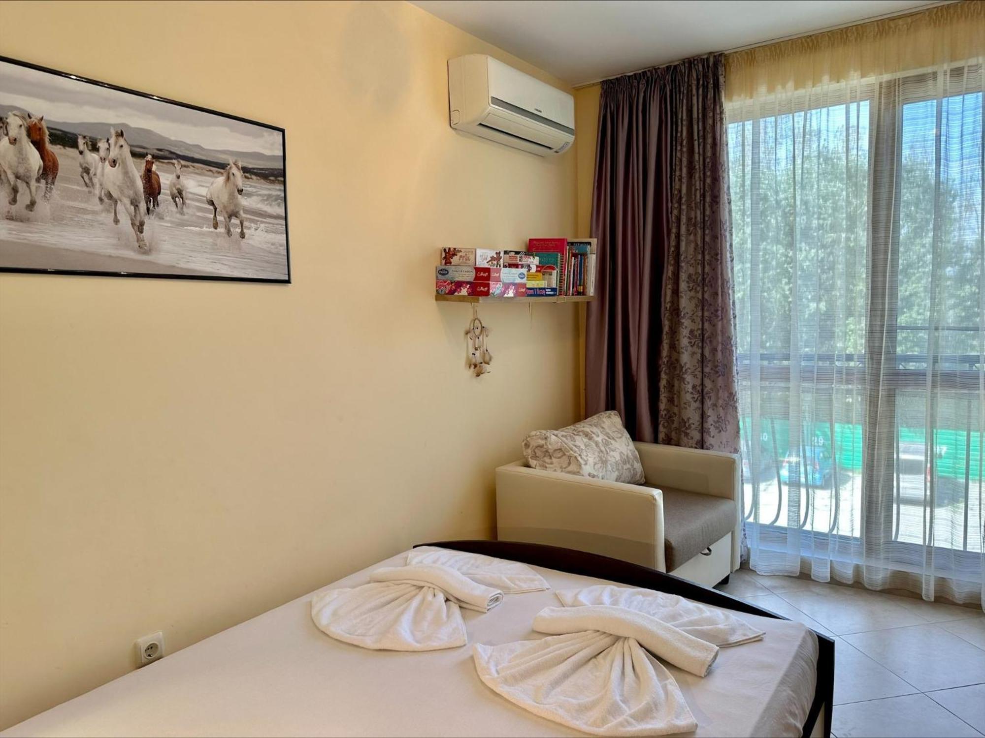Menada Apartments In Cascadas Sunny Beach Room photo
