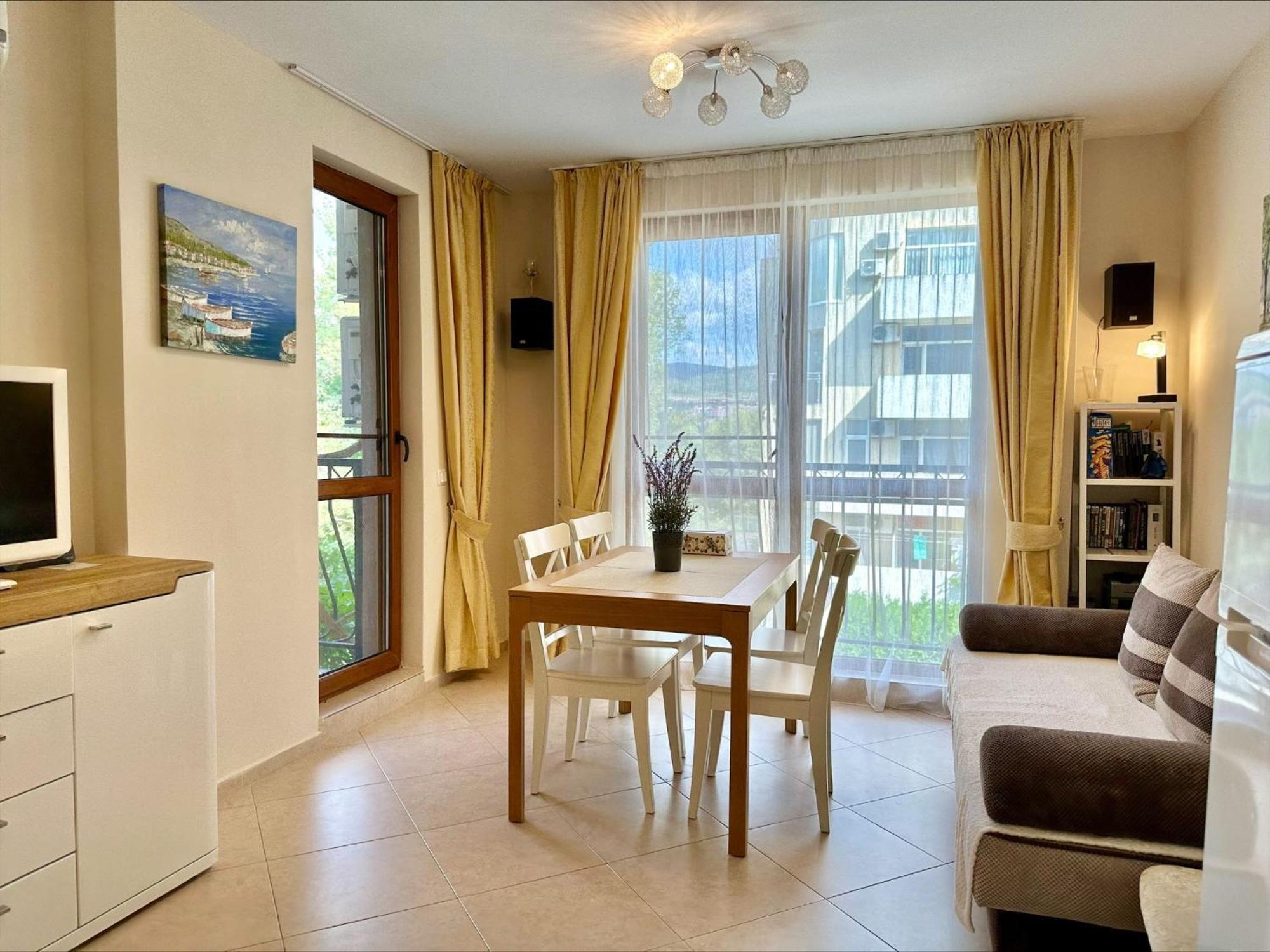 Menada Apartments In Cascadas Sunny Beach Room photo